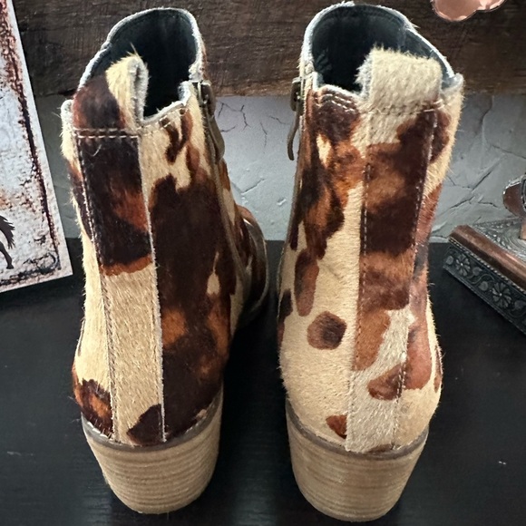 New Boutique Corky's Charming Cow Print Ankle Boots with Inside Zipper Closure - Picture 7 of 12